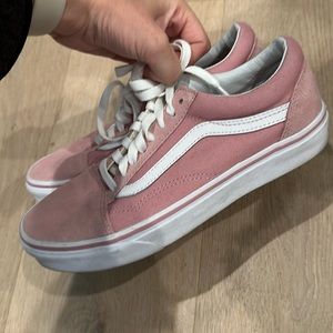 Hardley worn pink vans